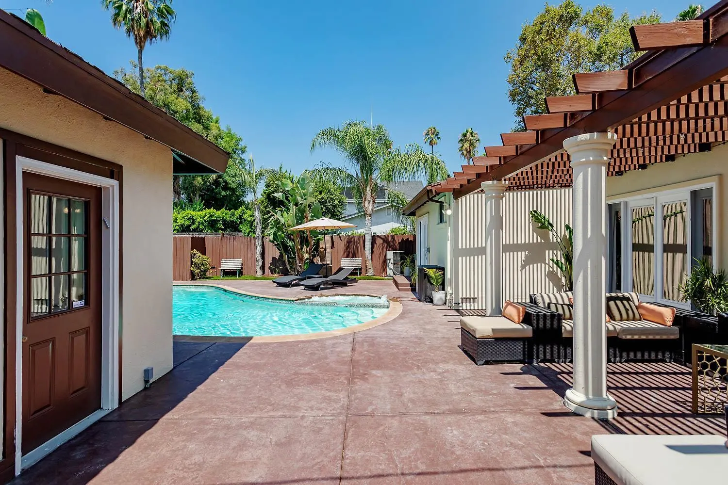 Holiday home Cozy Home With Pool And Jacuzzi Minutes From Universal Studios Los Angeles United States